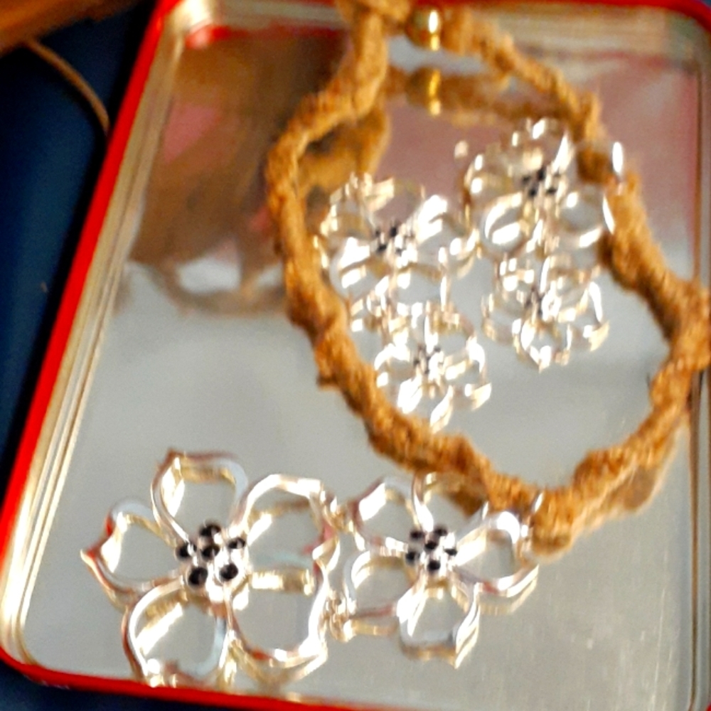 Crocheted  macrame necklace set w earrings